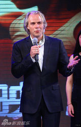 幻灯图集：《功夫梦》北京首映 成龙小史密斯秀醉拳