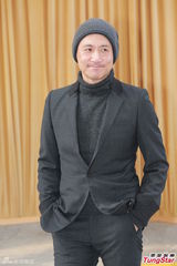 组图：方逸华跪拜邵逸夫 刘德华张学友致祭