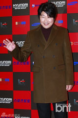 组图：吕珍九宋康昊出席年度电影奖颁奖礼