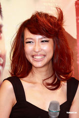 高清组图：范植伟新片首映 潘嘉丽李承铉盛装出席