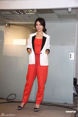 组图：李铭顺台湾拍新戏 林心如大方邀约范文芳