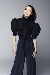 组图：李欣烨黑衣写真大片青春魅力