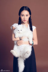 组图：程砚秋青春写真 清新气质甜美袭人