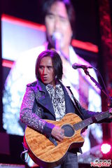 组图：动力火车16日开唱 S.H.E到场力挺