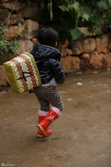 组图：爸爸去哪儿第六期海量图 萌宝帅爸卖菜忙