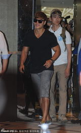 组图：《RUNNING MAN》助阵足球赛人气火爆