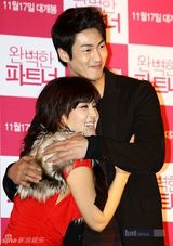 组图：《完美搭档》首尔发布 金慧善等盛装出席