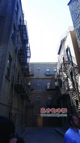 组图：美剧拍摄现场探班 近距离观看大爆炸