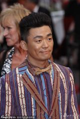 组图：《天注定》入围戛纳 赵涛王宝强亮相