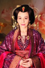 组图：《倾世皇妃》造型奢华 演绎没有硝烟的战争