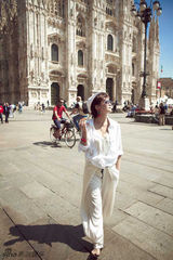 组图：袁莉意大利写真曝光 阳光笑容气质脱俗