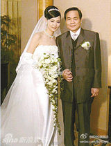 组图：刘雪华和老公邓育昆昔日亲密合照盘点