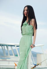 幻灯图：霍思燕出海拍写真 心旷神怡似美人鱼