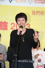 组图：邓萃雯出席活动 坦承拍剧压力大