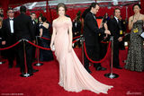 高清图：第82届奥斯卡红毯 安娜-肯德里克长裙飘逸