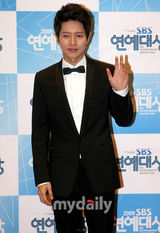 幻灯图集：09SBS演艺大奖颁奖礼 众星熠熠气氛热闹