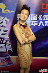 组图：古巨基容祖儿劲歌王盛典称王封后