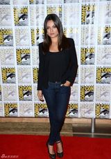 组图：米歇尔和库尼斯刚柔并济搭配亮相漫展