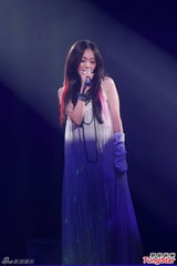 组图：甄妮等红馆开唱 潘美辰唱情歌疑示爱