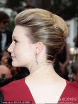 组图：《无法安宁》首映礼 布莱丝高腰蓬蓬裙抢镜