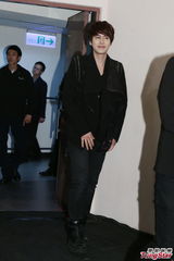 组图：SJ-M赴台中文大升级 动感舞曲High翻全场