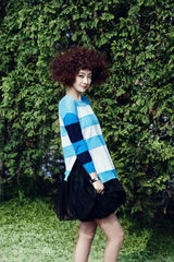 高清组图：韩星徐孝琳写真春意盎然爆炸头俏皮