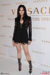 组图：GD多彩发色个性十足 容祖儿变粉丝