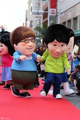 组图：哆啦A梦现身冲绳 女粉丝握手田中圣落泪