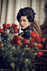 组图：唐于鸿旗袍写真独具韵味 画面华丽精致复古