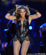 组图：碧昂斯献唱霸气似母狮 真命天女再聚首