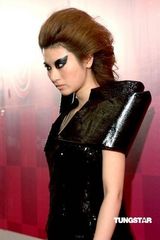 高清：众星云集千集盛典 尚雯婕一脸凶相成功抢镜