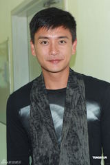 组图：黄宗泽憔悴筹备新剧 称与胡杏儿仍是朋友