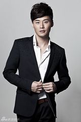 组图：程皓枫西装写真 打造时尚精英型男