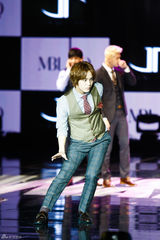 独家高清：韩团MBLAQ发新辑《BROKEN》化身暖男