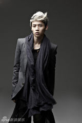 组图：魏晨大片冲击眼球 若隐若现大秀性感