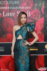 组图：吴雨霏无惧发烧秀性感 张敬轩没胆上歌手