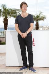 组图：章子怡透视美裙酥胸隐现金饰闪耀