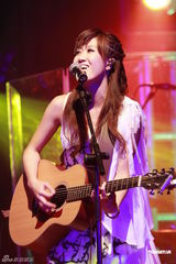 组图：新组合Robynn&Kendy香港开唱