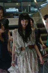 组图：新版《情定大饭店》章龄之耍宝搞怪