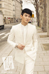 组图：吴奇隆《伊周》封面完美情人浪漫巴黎行