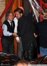 组图：《超级大坏蛋》巴黎首映 朱莉皮特晒恩爱