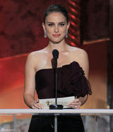 高清组图：娜塔莉-波特曼性感抹胸礼服美艳亮相