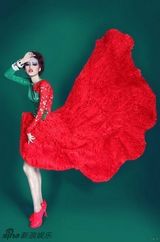 组图：胸模颜佩佩性感亮相 晋级花儿广州50强