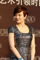 组图：孙俪产后捞金变创意总监 感叹甄嬛无处不在