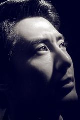 组图：张天其黑白写真 尽显低调忧郁气质