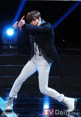 组图：2AM、IU、SHINee等献唱《超级模特选拔赛》