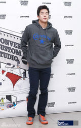 组图：Apink李敏豪等出席某品牌发布会