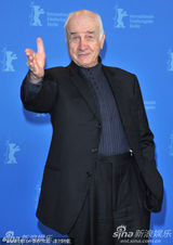 高清组图：阿明-缪勒-斯塔尔现身 被授予终身成就奖