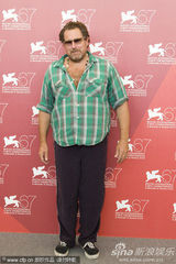 高清组图：《米拉尔》亮相 导演朱利安携妻子亮相