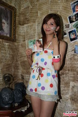 组图：许雅涵变猫女 搞怪创意化妆卖萌